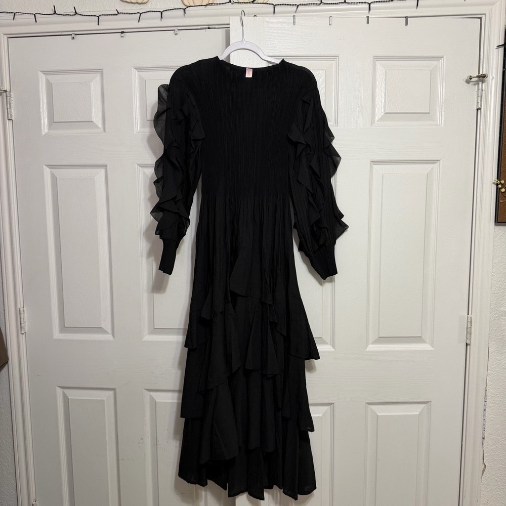 Chic Black Ruffle Midi Dress